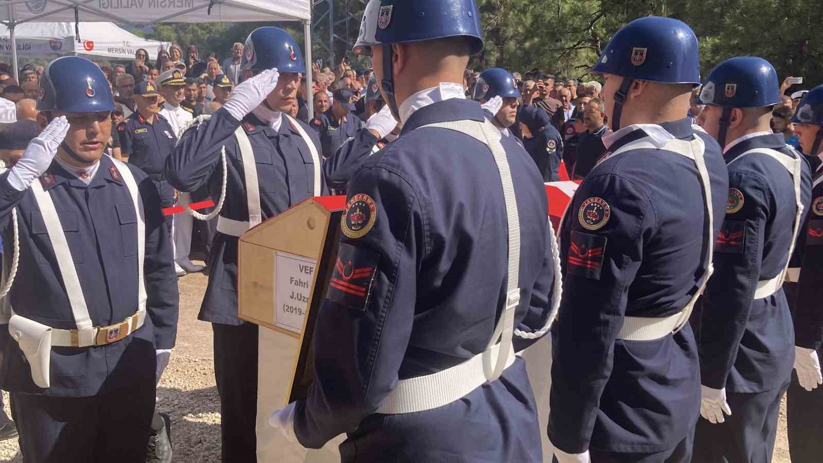 Feribot faciasında hayatını kaybeden uzman çavuş son yolculuğuna uğurlandı