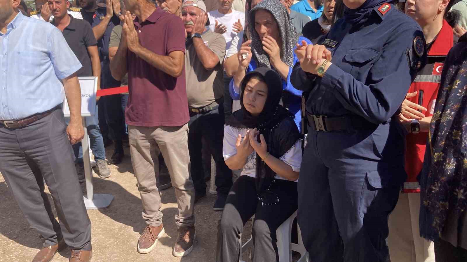 Feribot faciasında hayatını kaybeden uzman çavuş son yolculuğuna uğurlandı
