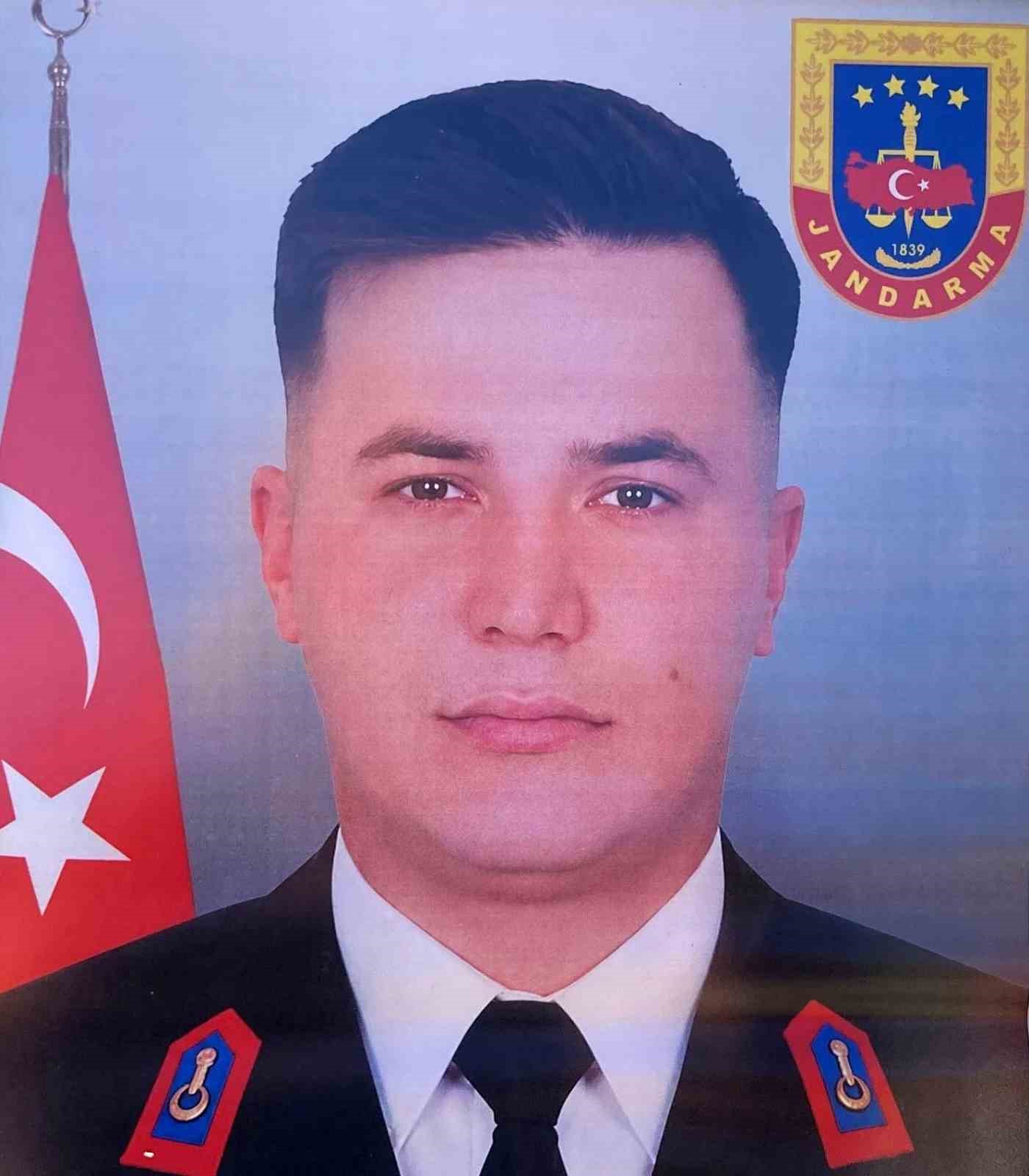 Feribot faciasında hayatını kaybeden uzman çavuş son yolculuğuna uğurlandı