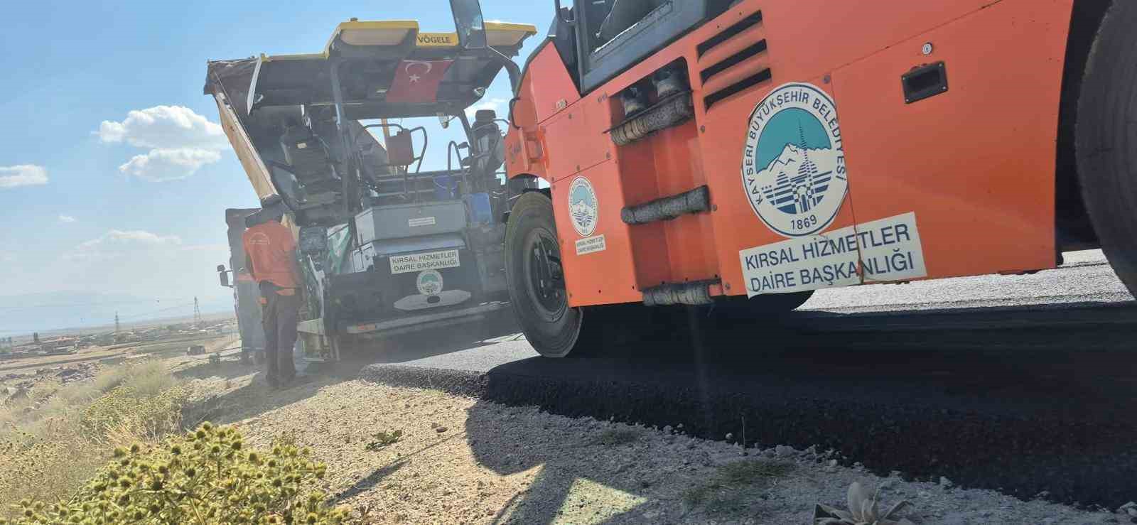Kayseri Büyükşehir, Develi’de sıcak asfalt çalışmalarına başladı
