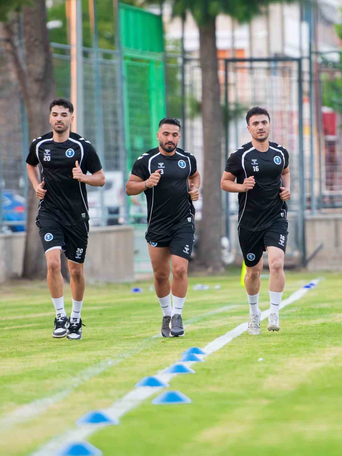 Aydın Büyükşehir Belediyespor, ilk antrenmanını gerçekleştirdi