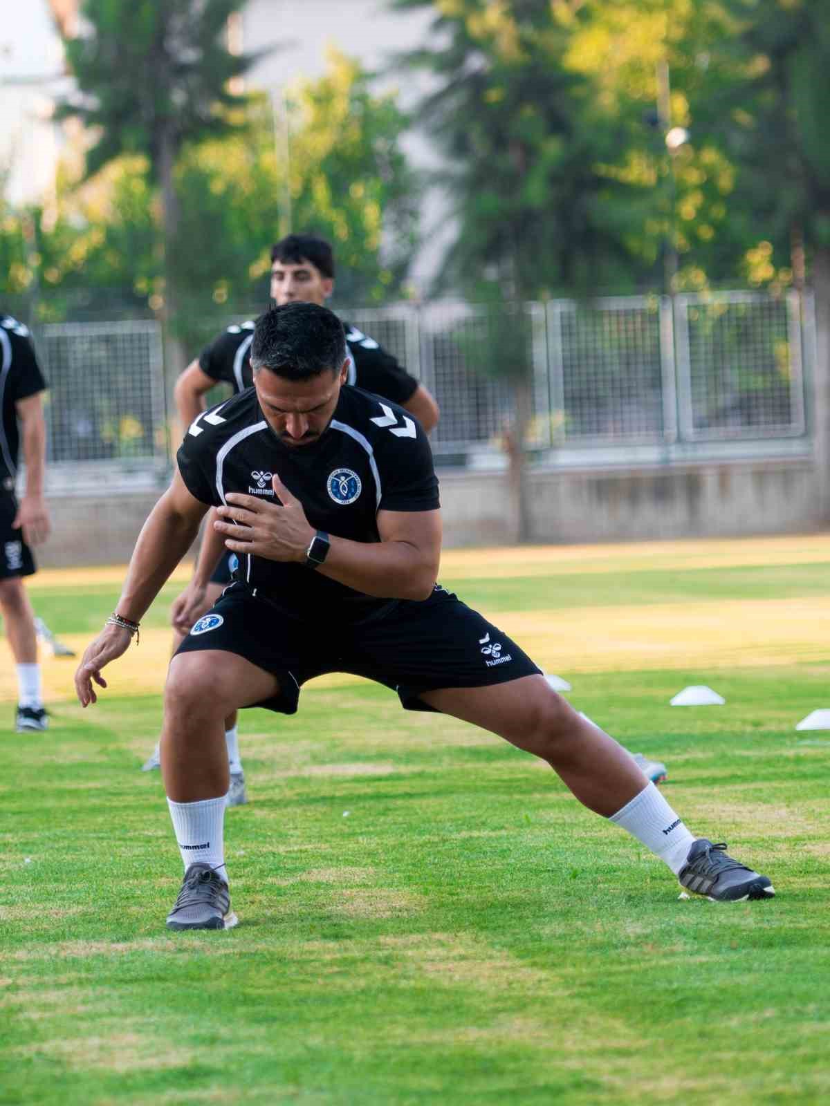 Aydın Büyükşehir Belediyespor, ilk antrenmanını gerçekleştirdi