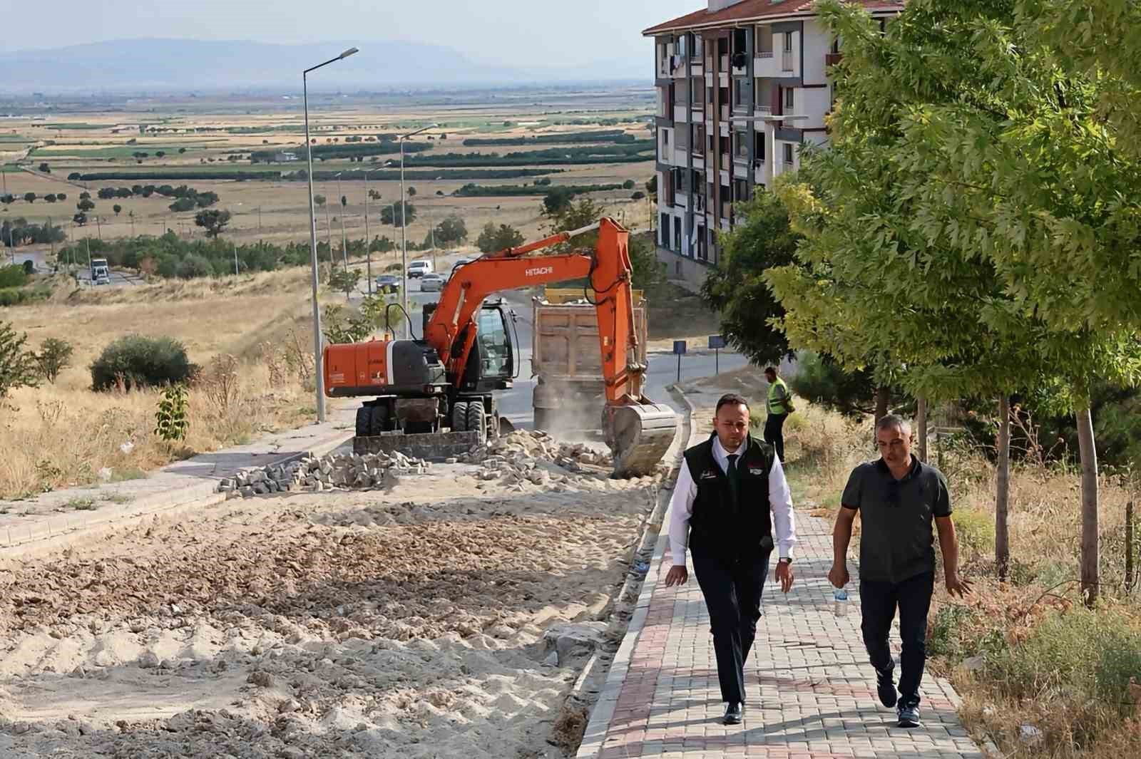 Çivril TOKİ’ye konforlu ulaşım için ilk adım