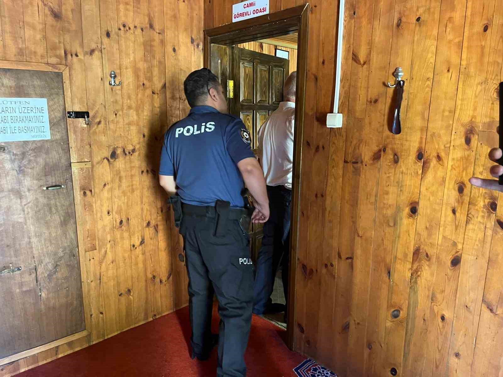 Sinop’ta tarihi camide şüpheli olay: Elektrik hattı kesildi, imam odasının kapısı zorlandı