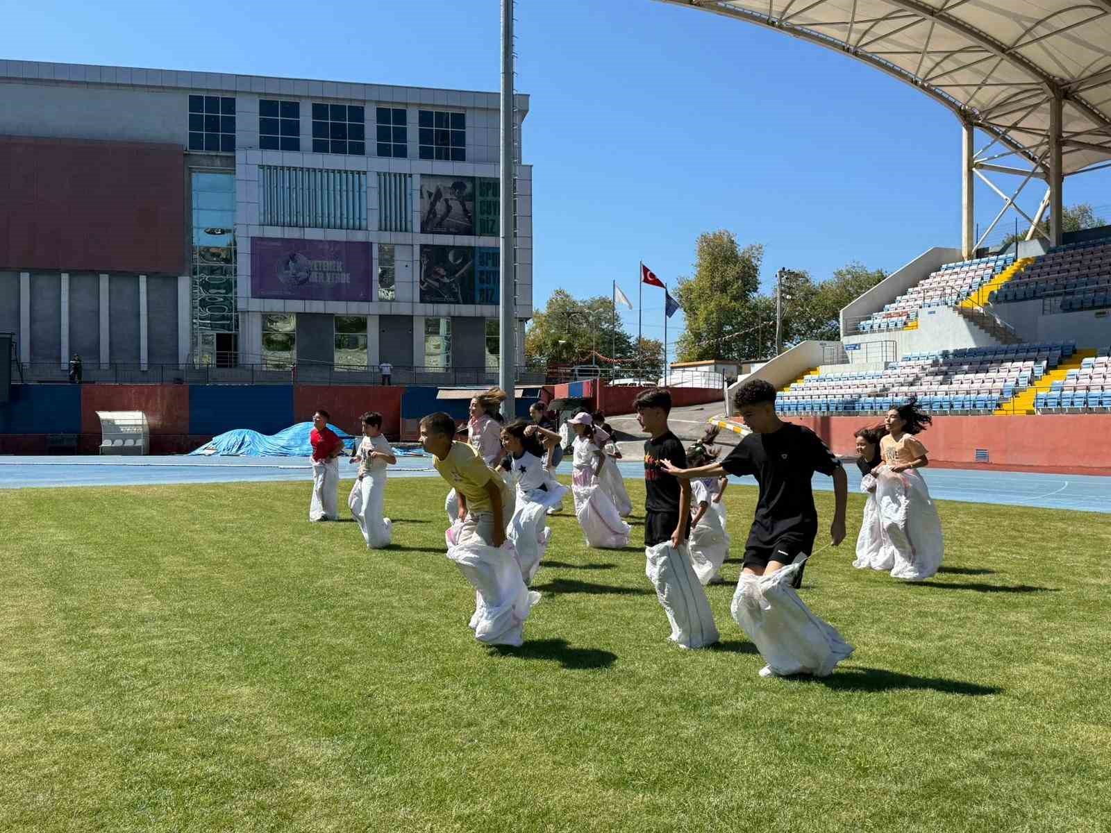 Zonguldak’ta GSB Gençlik Yaz Kulübü Kapanış Şenliği düzenlendi