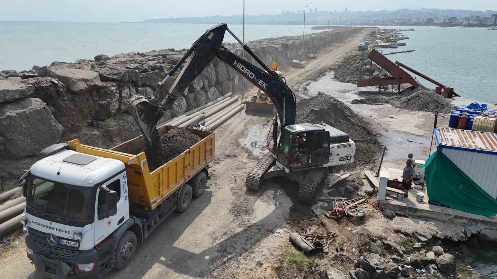 Kurupelit Yat Limanı’ndaki yosunlaşma ve koku problemine çözüm