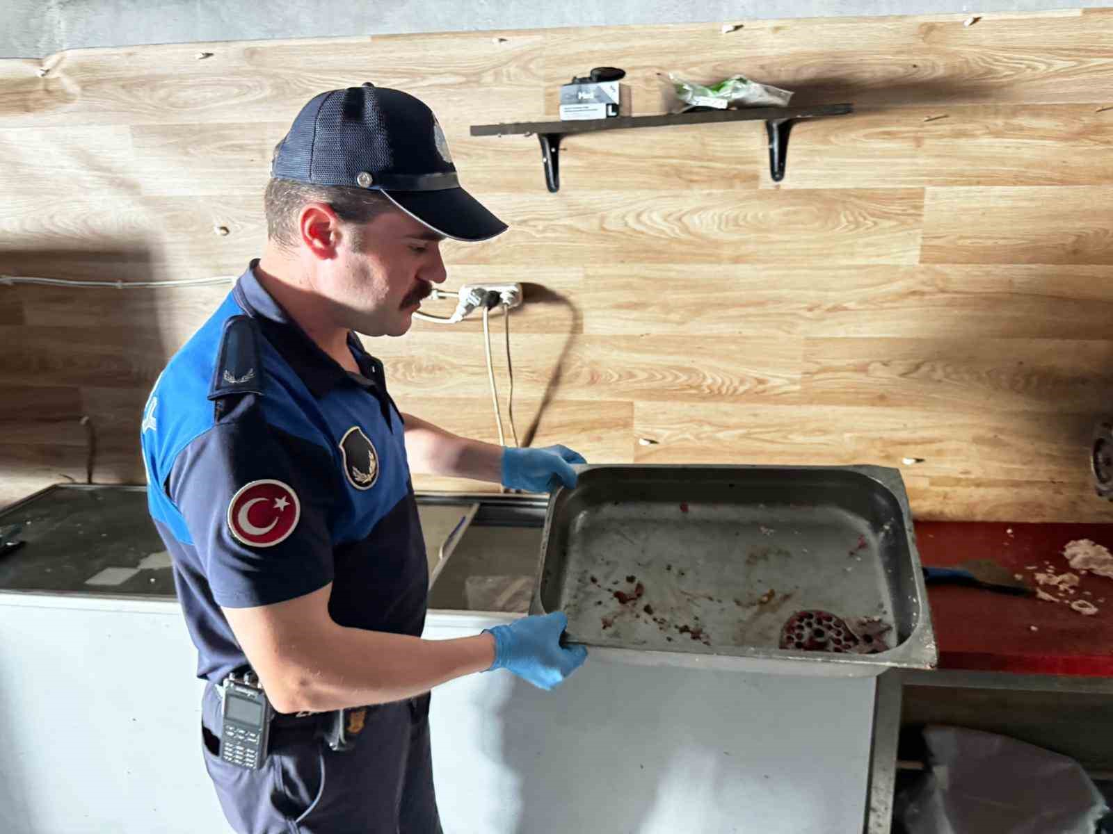 Gaziantep’te 500 kilo bozuk ciğer ve et ürünü ele geçirildi