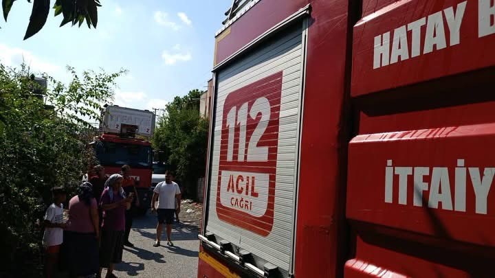 Dörtyol’da ev yangını büyümeden kontrol altına alındı