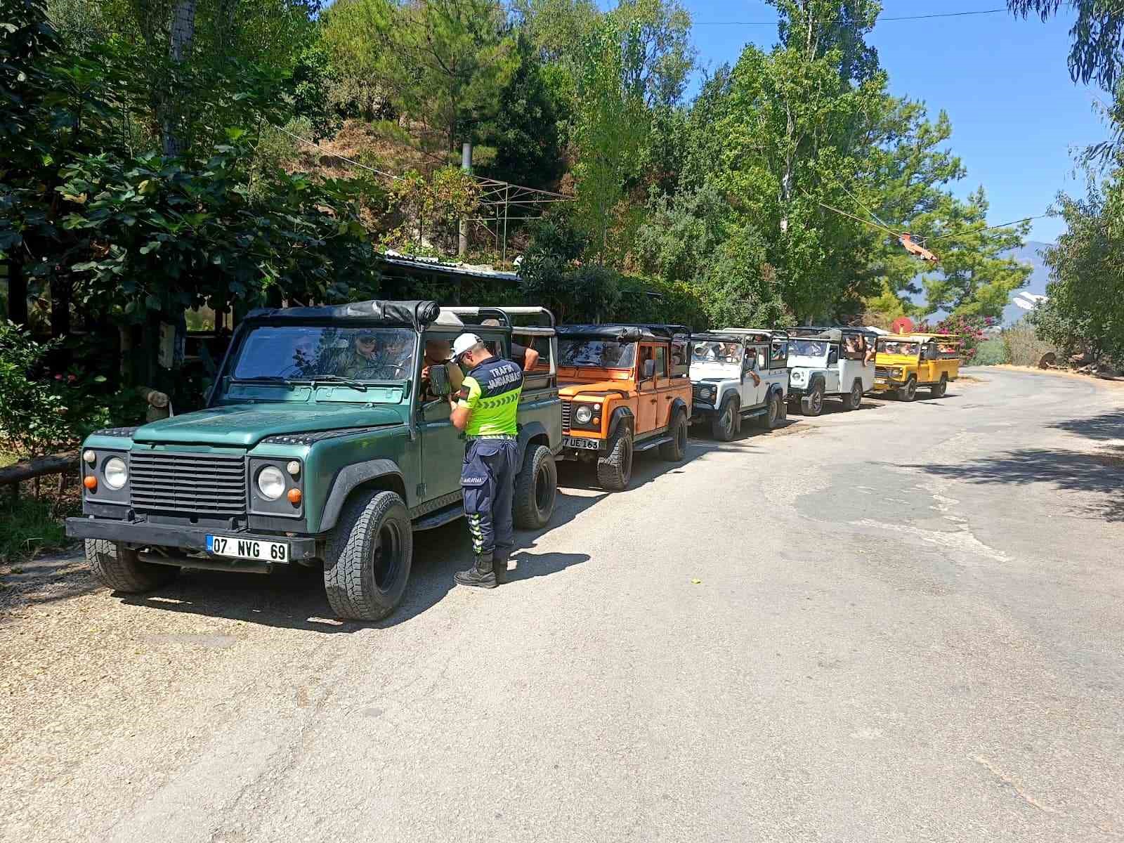 Alanya’da safari araçlarına denetim: 5 araca 233 bin TL ceza