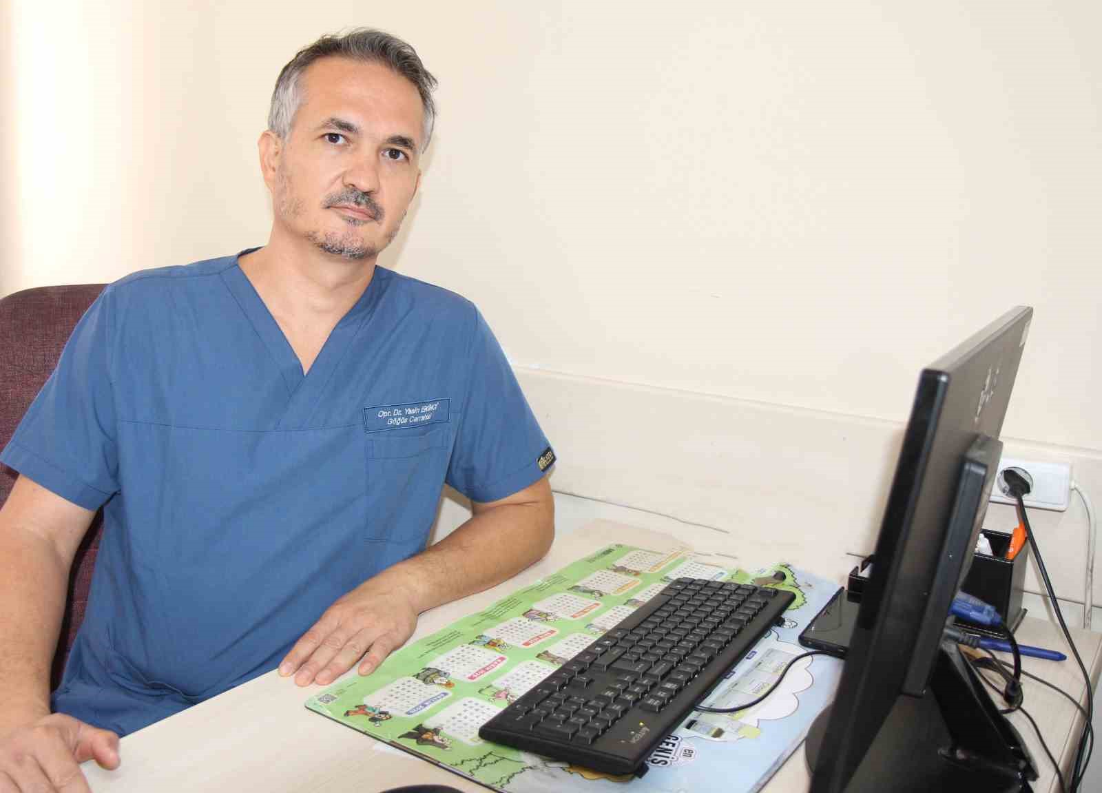 Akciğerindeki 20 santimetrelik dev balon ameliyatla alındı