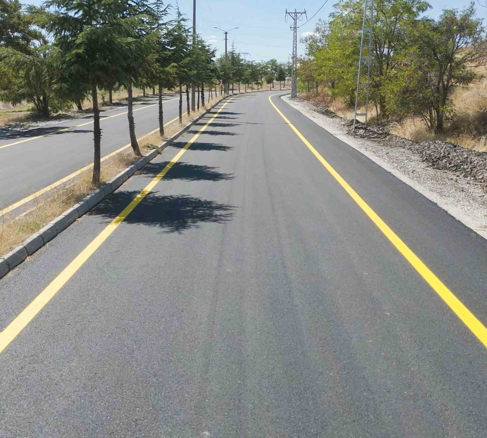 Aksaray’da köy yolları asfaltlanıyor