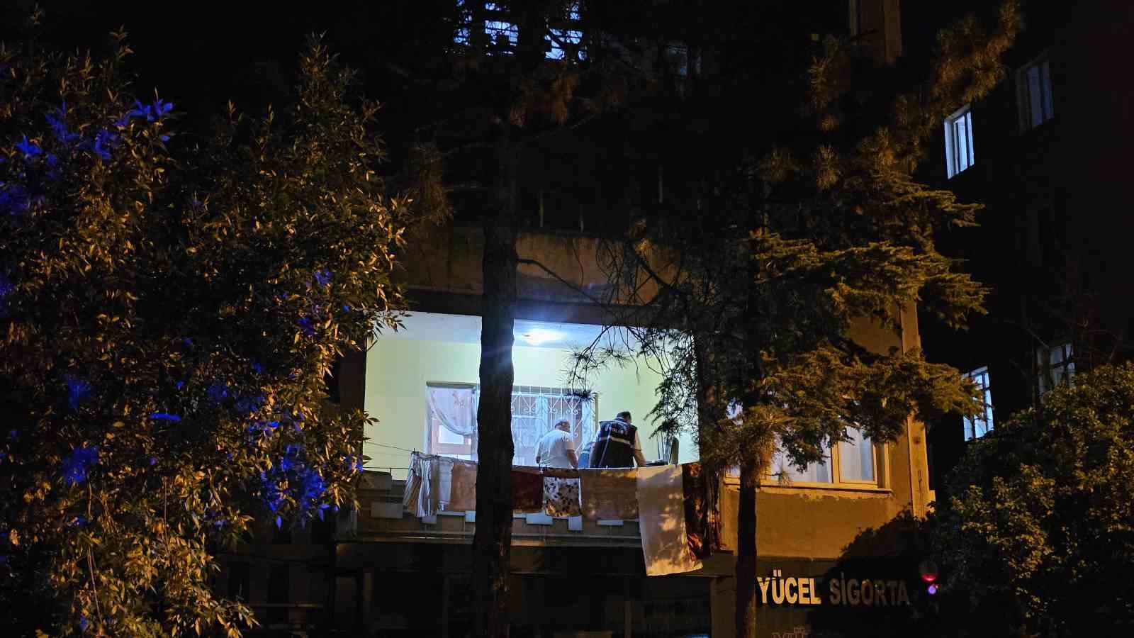 Tartıştığı üvey babasını bıçaklayarak ağır yaraladı