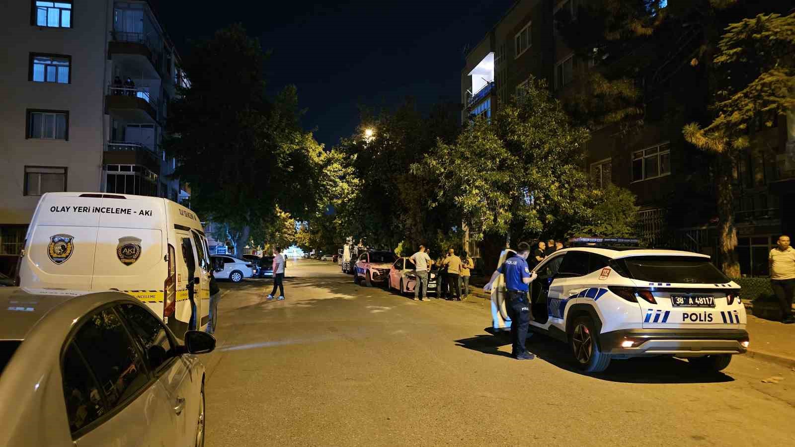 Tartıştığı üvey babasını bıçaklayarak ağır yaraladı