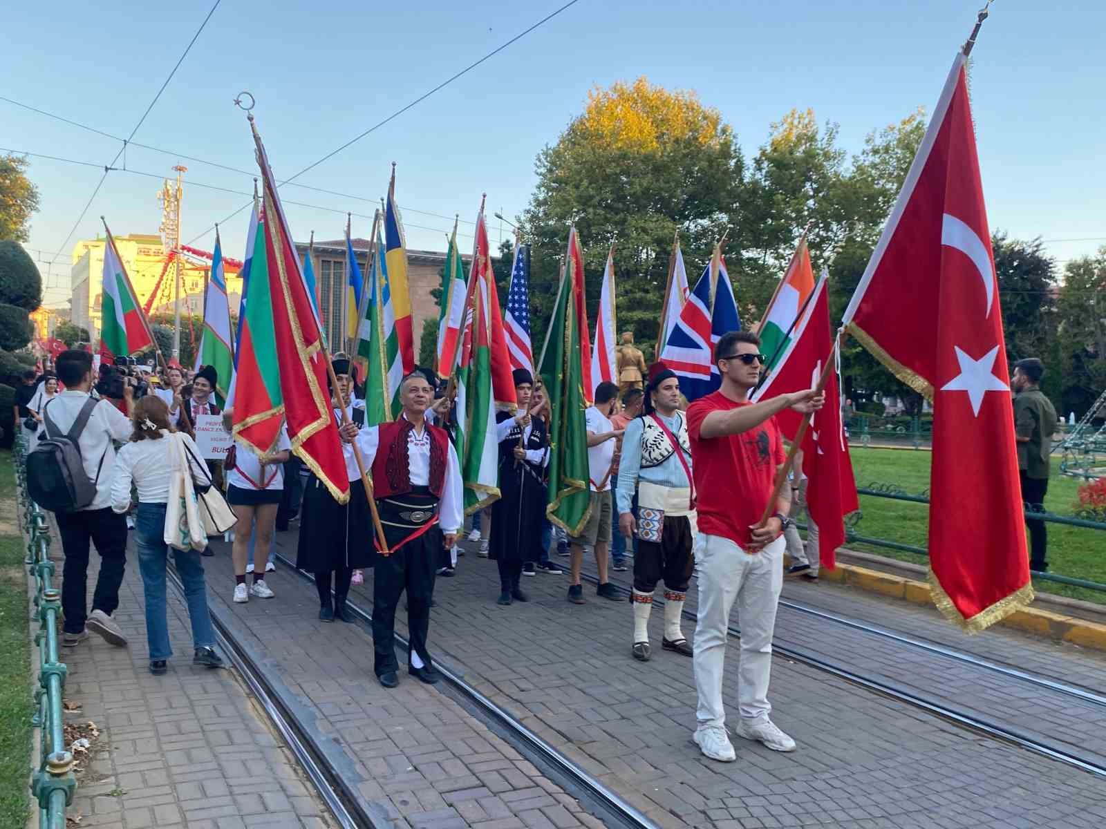 "Uluslararası Eskişehir Porsuk Festivali" coşkuyla başladı