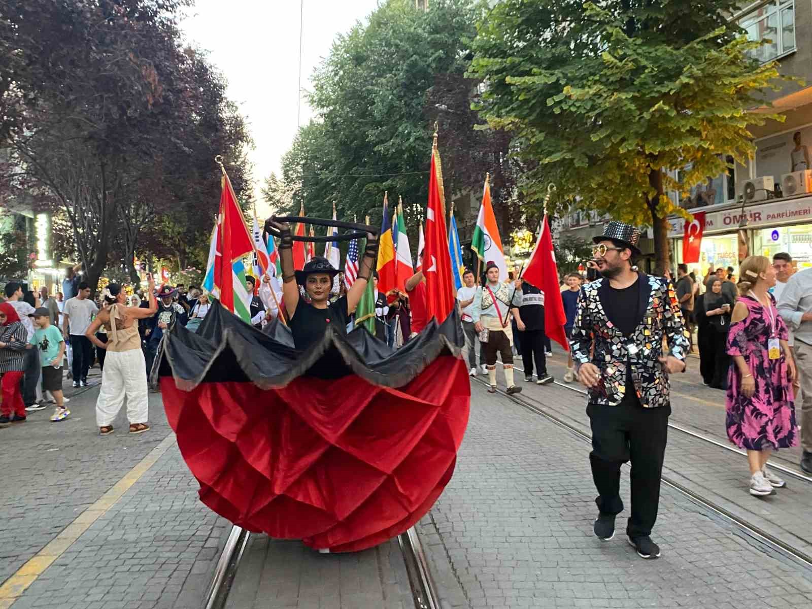 "Uluslararası Eskişehir Porsuk Festivali" coşkuyla başladı