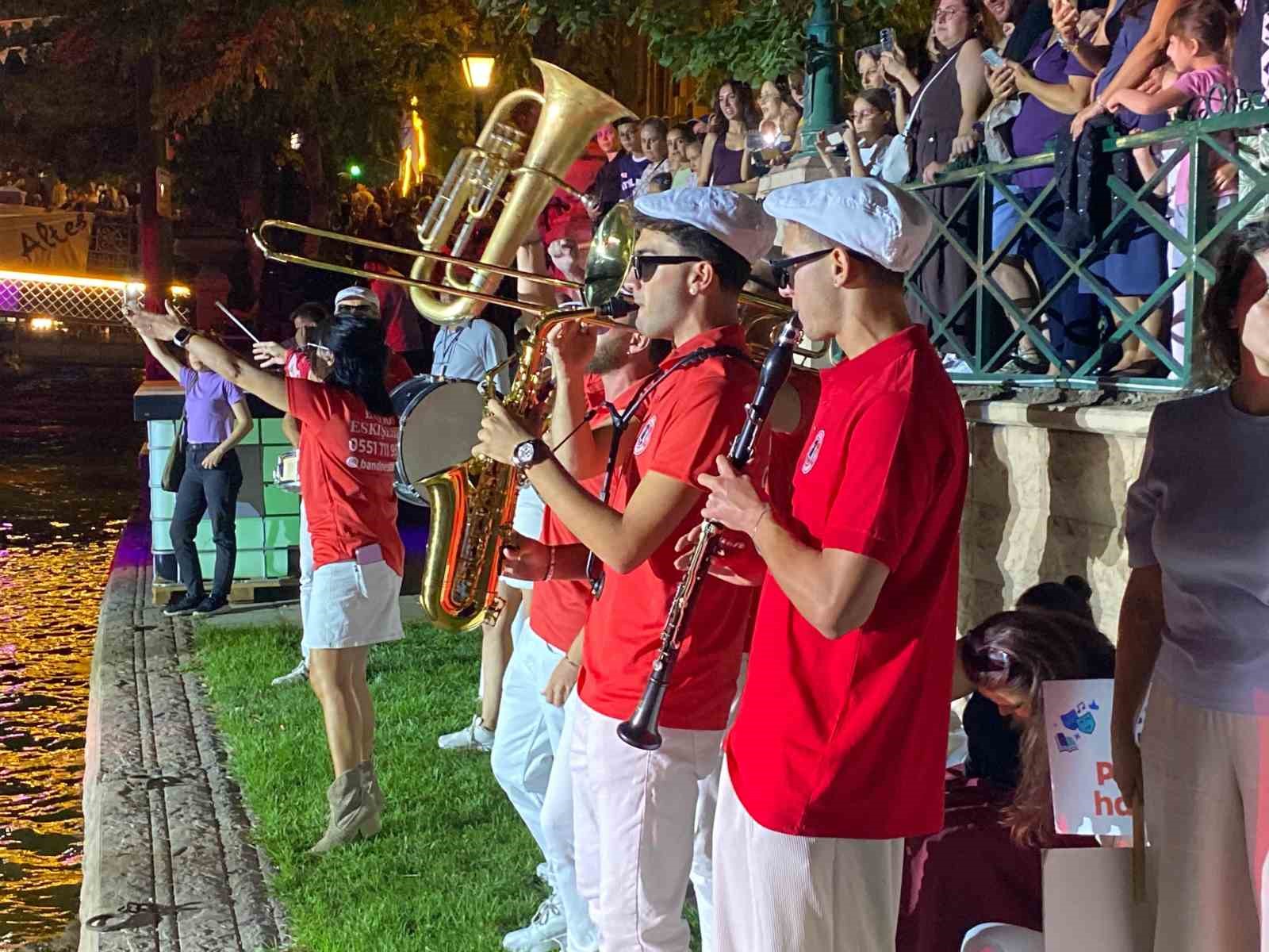 "Uluslararası Eskişehir Porsuk Festivali" coşkuyla başladı