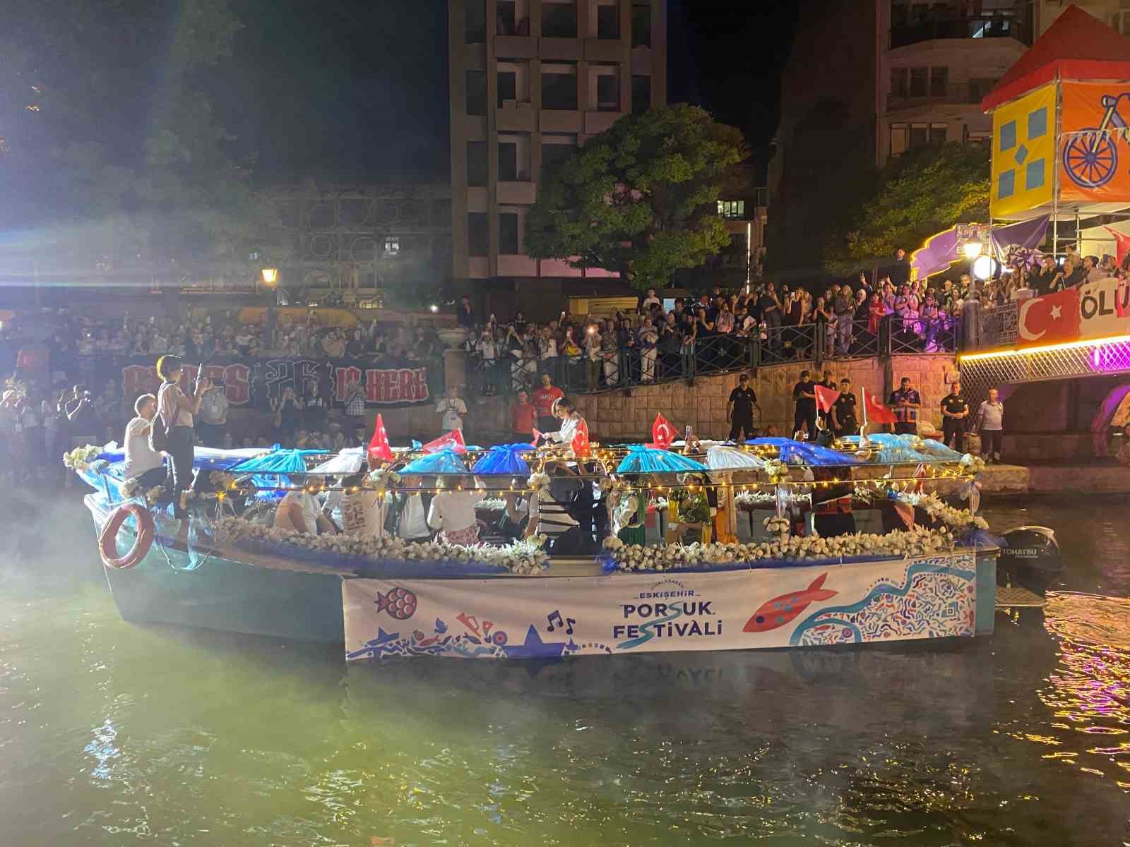 "Uluslararası Eskişehir Porsuk Festivali" coşkuyla başladı