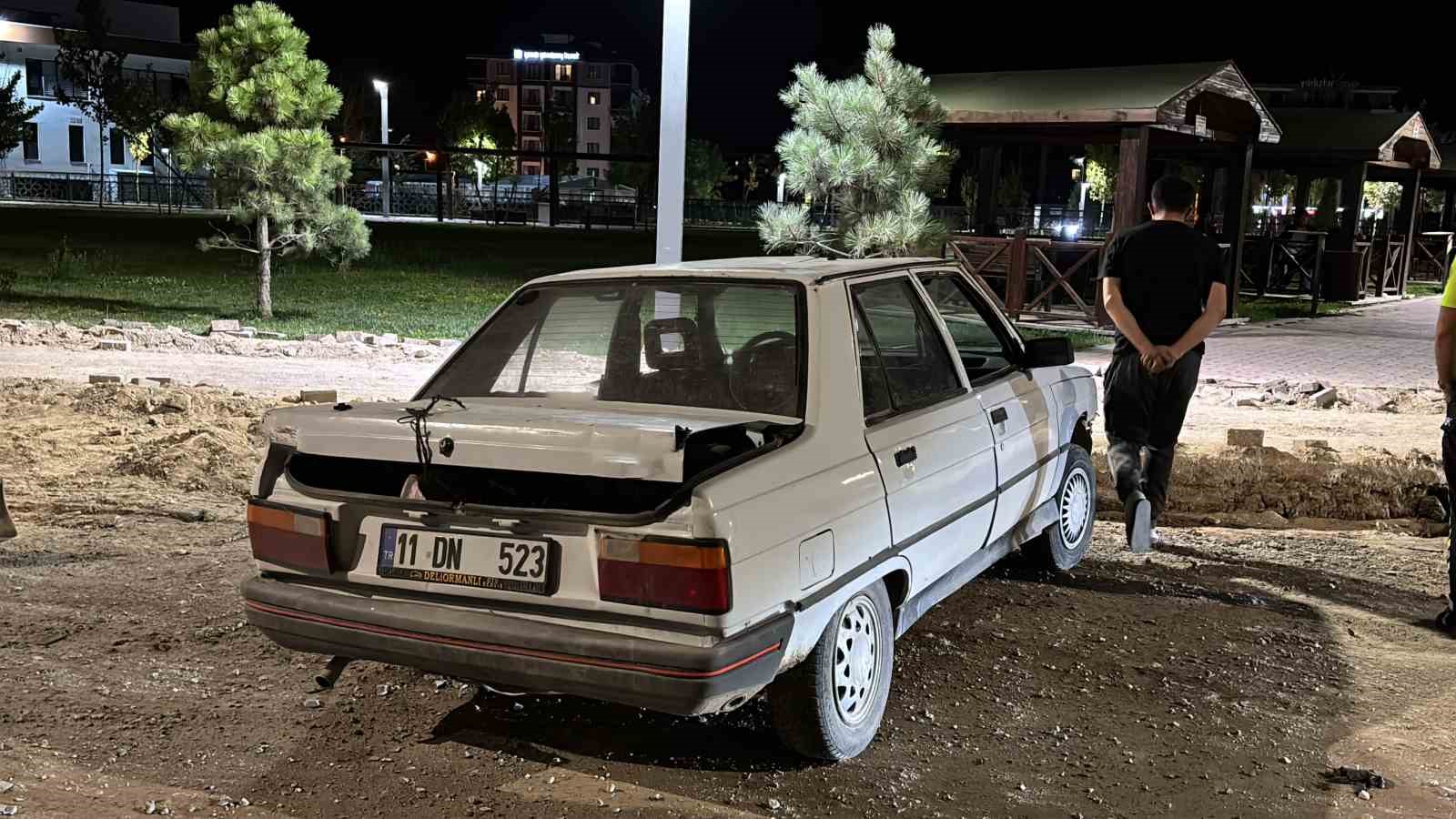 Takla atan otomobilden burnu bile kanamadan çıktı