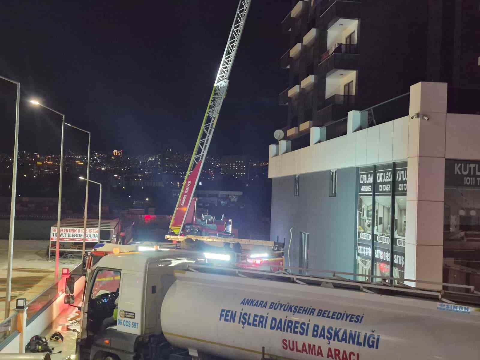 Ankara’da binanın çatısında çıkan yangın söndürüldü