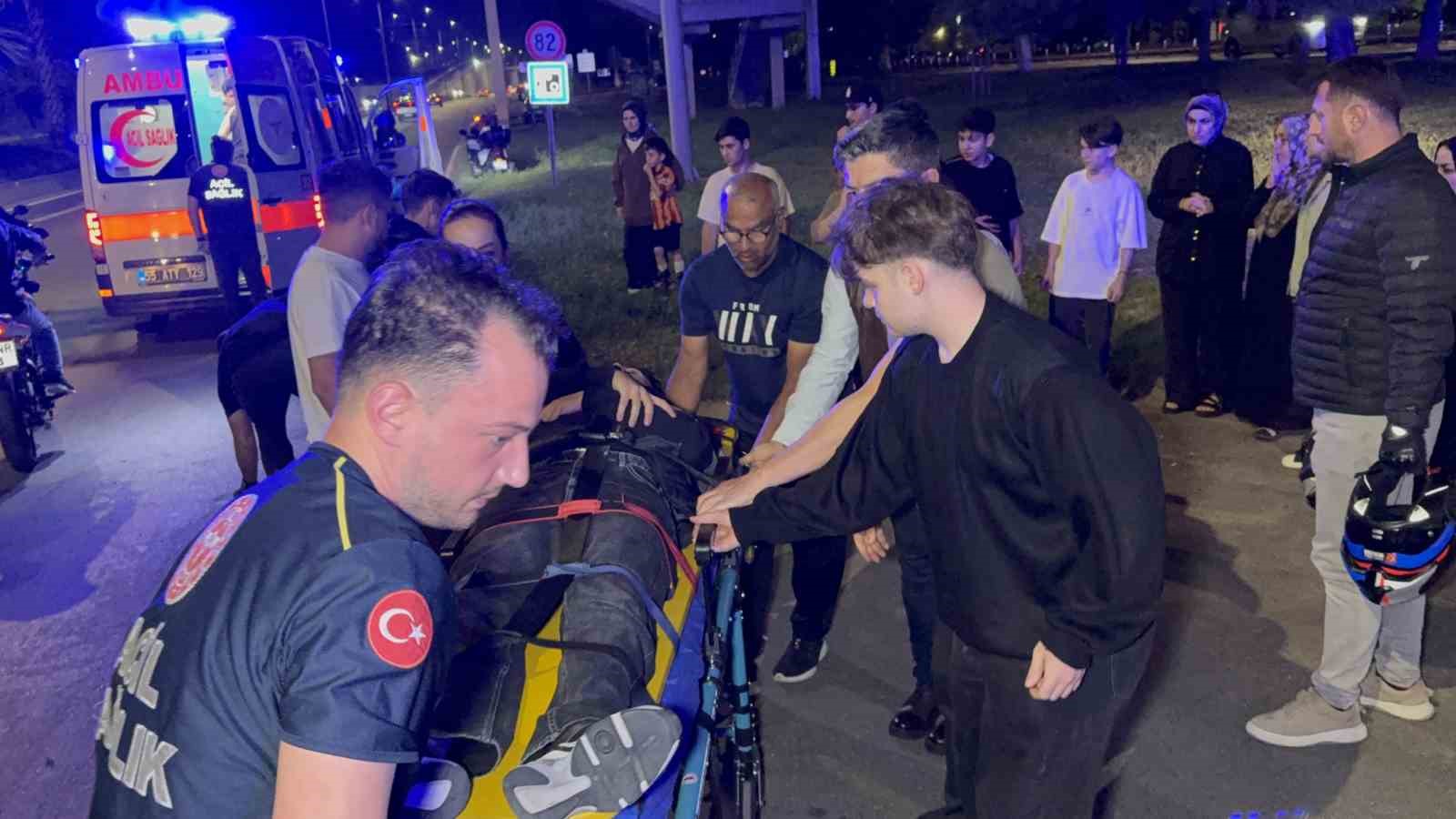 İki motosiklet ve otomobilin karıştığı zincirleme kazada 2 kişi yaralandı