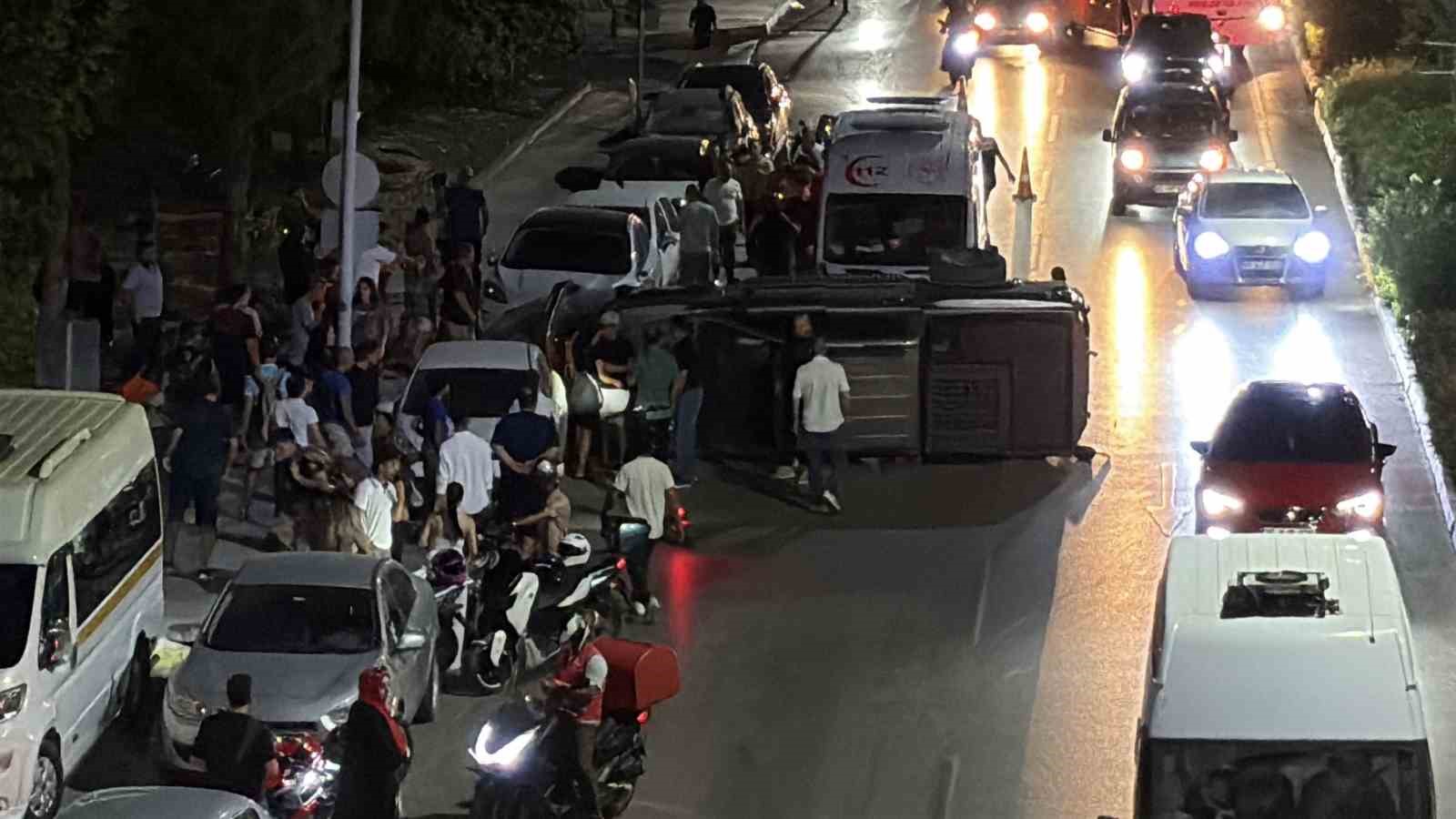 Makas atan sürücü 5 araca çarpıp kayıplara karıştı