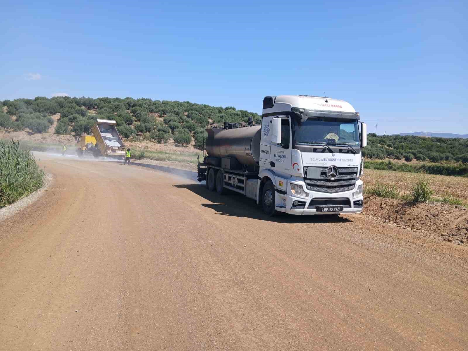 Aydın Büyükşehir 17 ilçede çalışmalarına devam ediyor