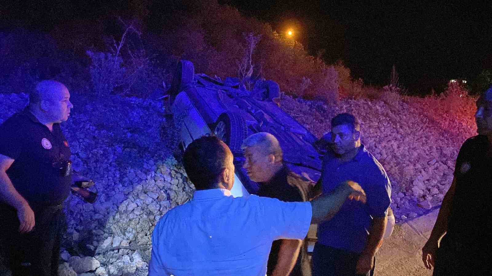 Ters dönen otomobilden sağ çıktı