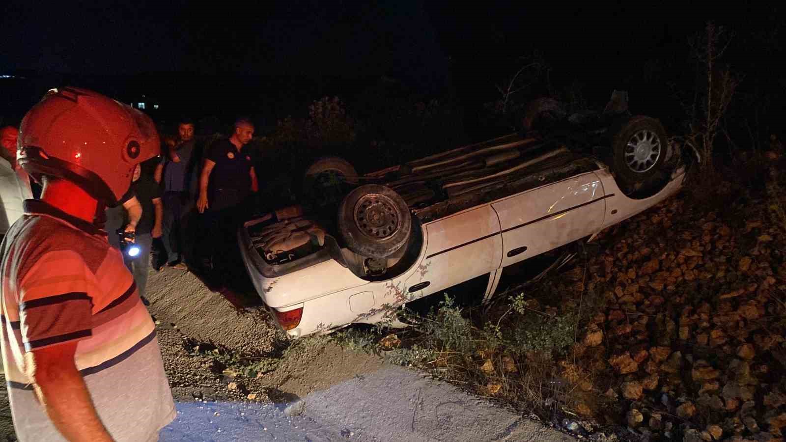 Ters dönen otomobilden sağ çıktı
