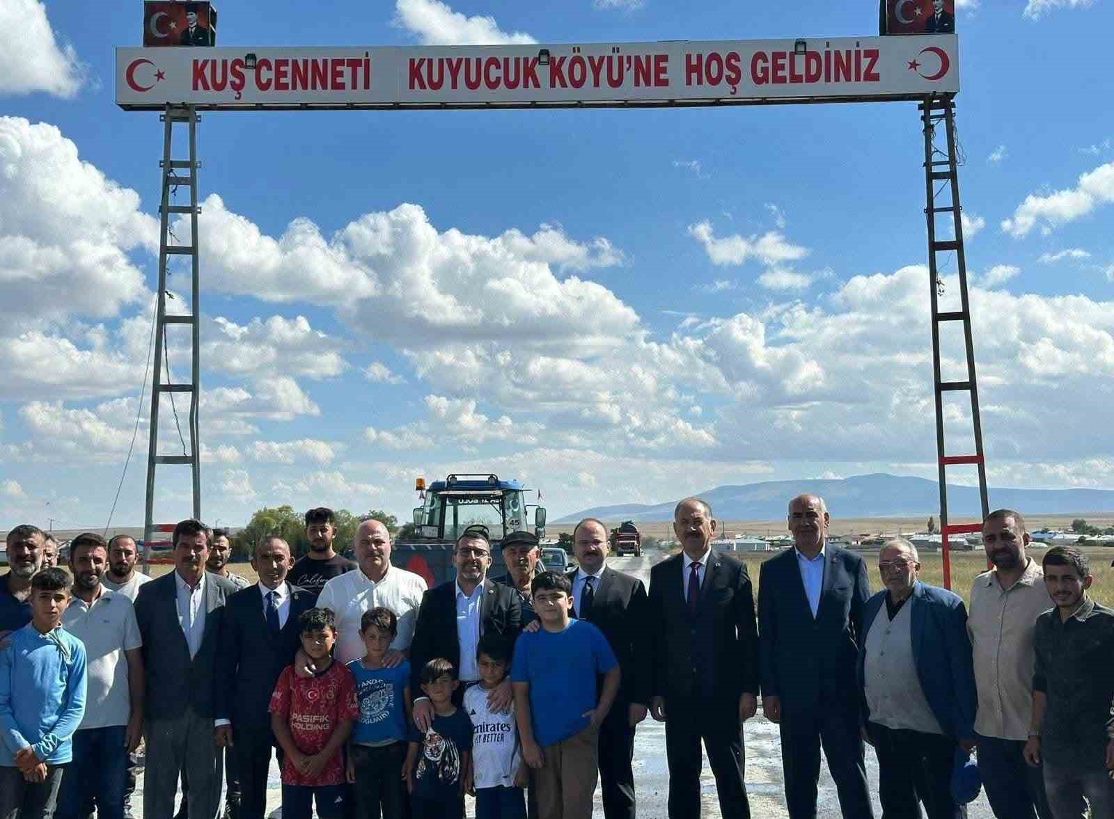 Arpaçay’da köy yolları betonla güçleniyor: Kuyucuk köyüne 650 metrelik beton yol