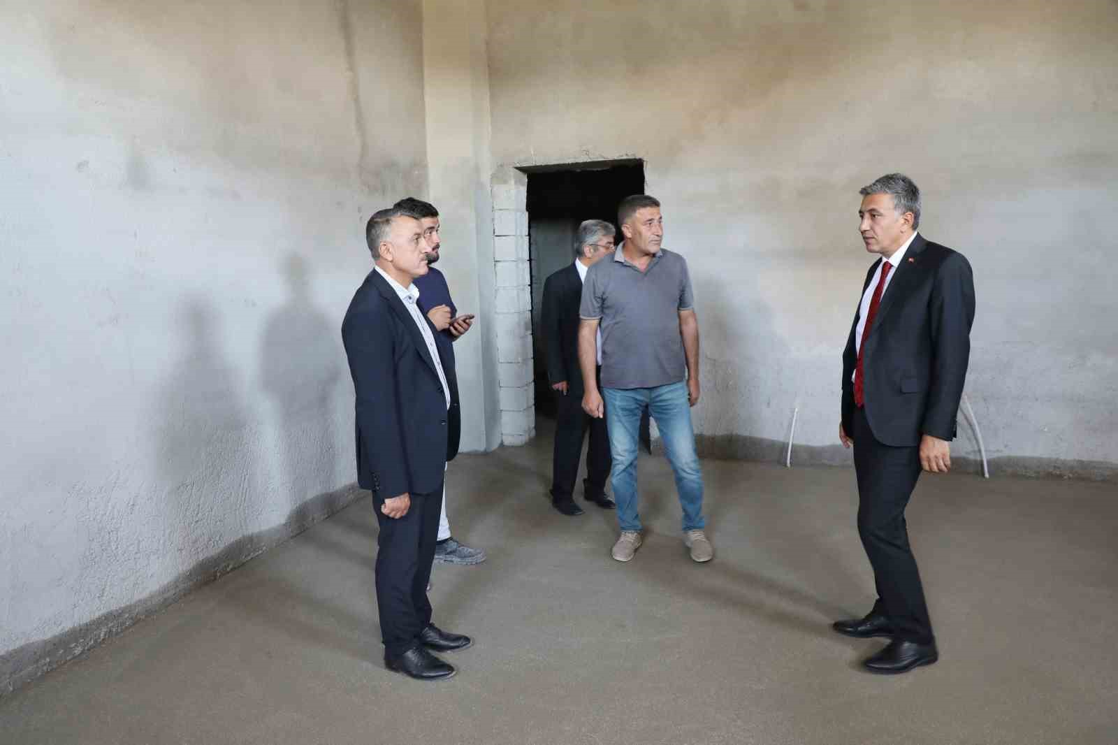 Ağrı Milli Eğitim Müdürü Çakan, Patnos’ta okullardaki hazırlıkları inceledi