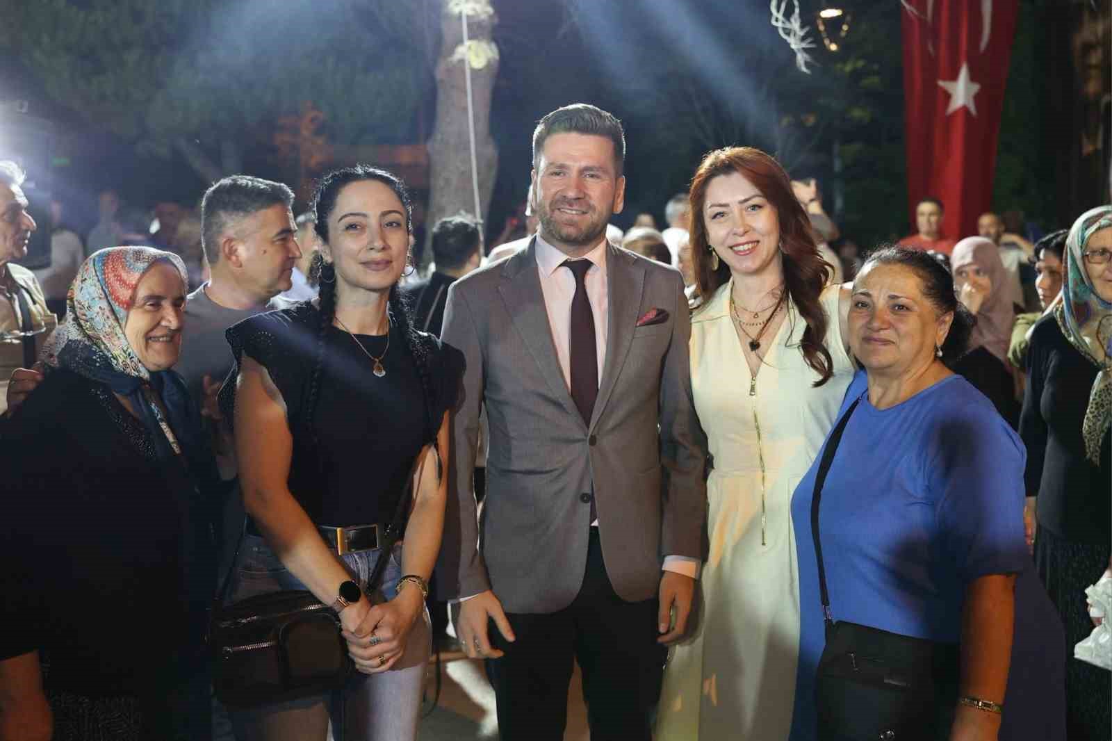 Karahisar Halk Gecesinde müzik ve eğlence dolu akşam