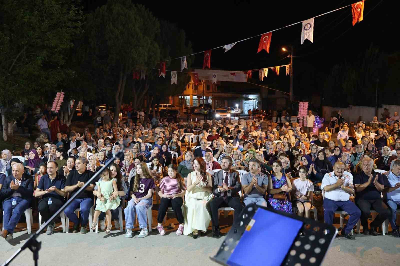 Karahisar Halk Gecesinde müzik ve eğlence dolu akşam