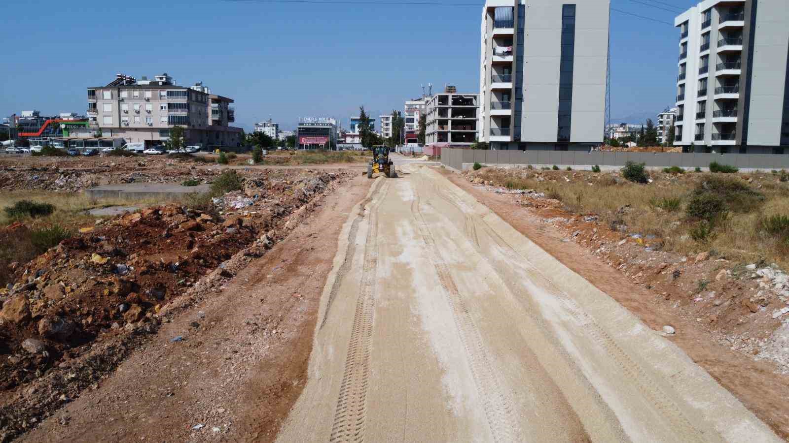 Baraj Mahallesi’nde yol çalışmaları hız kesmiyor