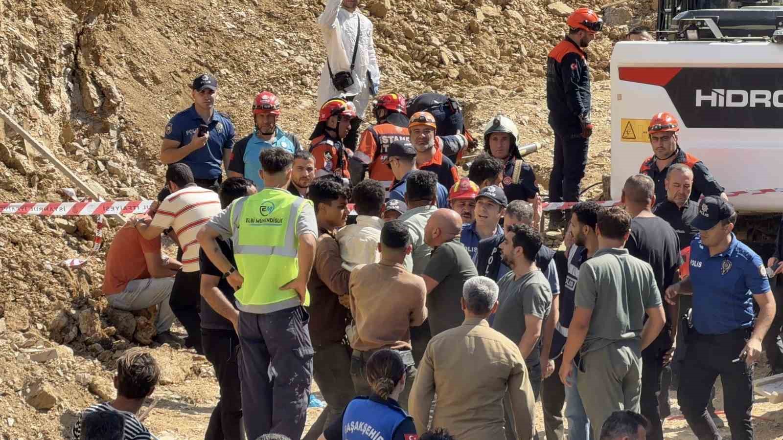 Başakşehir’de inşaatta göçük: 1 işçi toprak altında