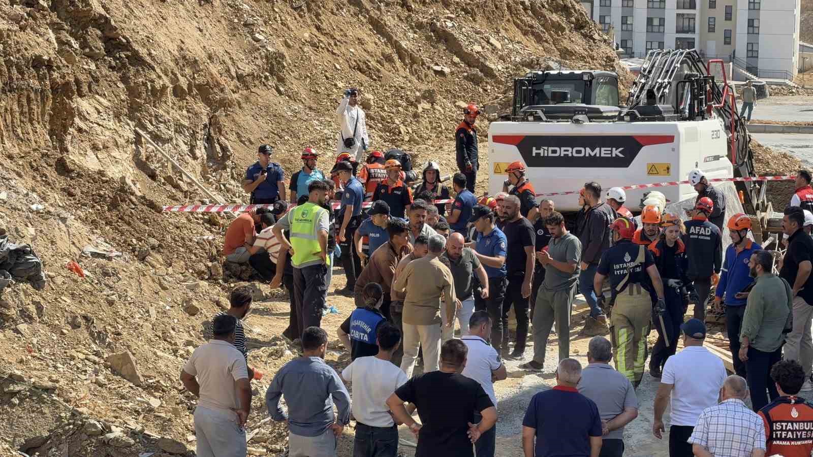 Başakşehir’de inşaatta göçük: 1 işçi toprak altında