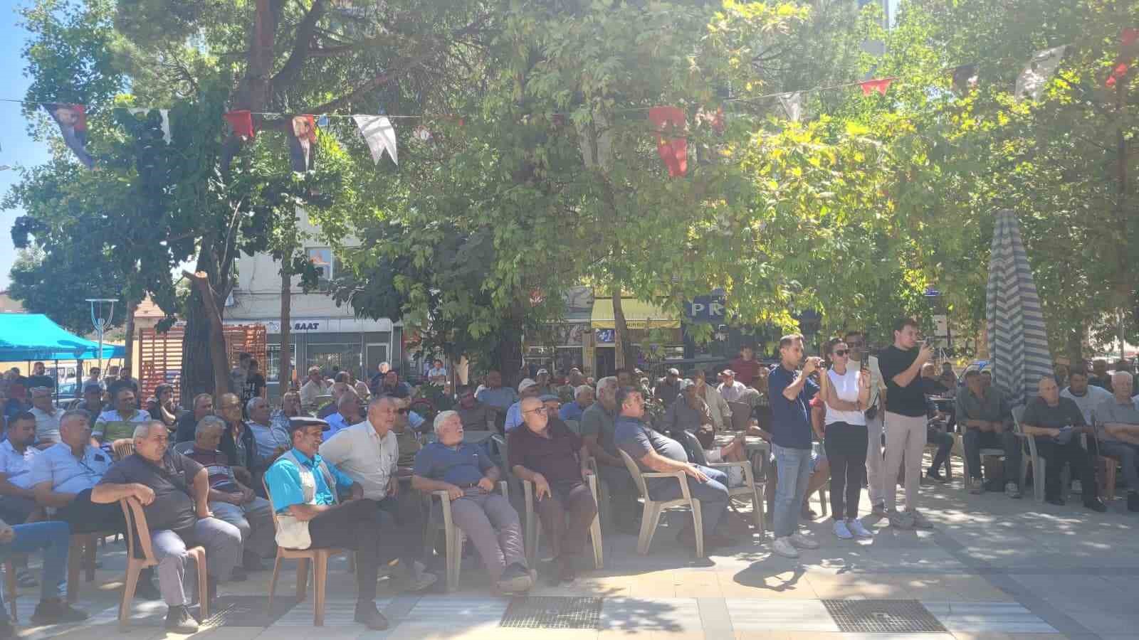 Üzüm üreticisinin sesi olan Başkan Hakan; "Üreticinin alın teri bu kadar ucuz değil"