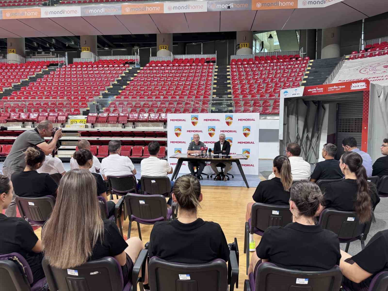 Melikgazi Kayseri Basketbol ile Memorial Kayseri Hastanesi sponsorluk anlaşması imzaladı