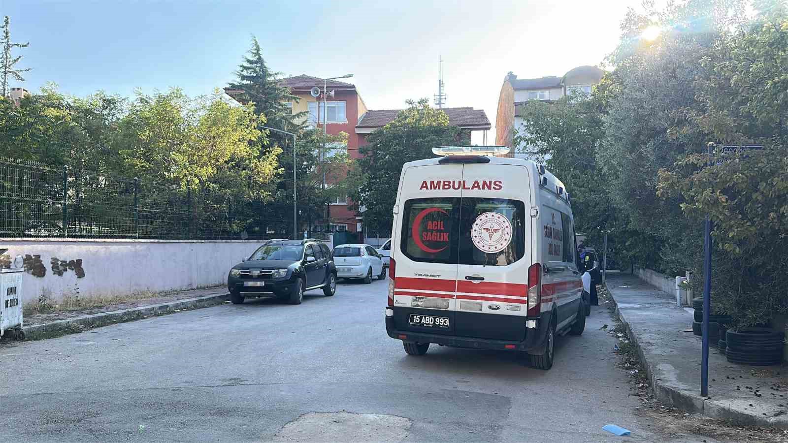 Kendisine zarar verdiğini ihbar eden kadın, araçta fenalaşmış halde bulundu