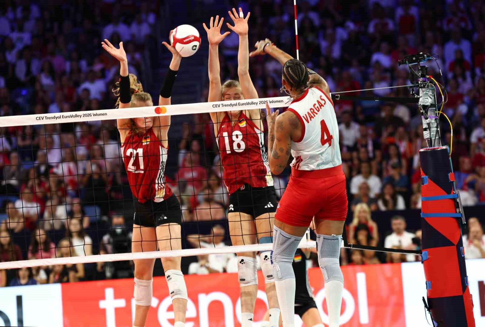 A Milli Kadın Voleybol Takımı, Avrupa Şampiyonası’nda yarı finale yükseldi