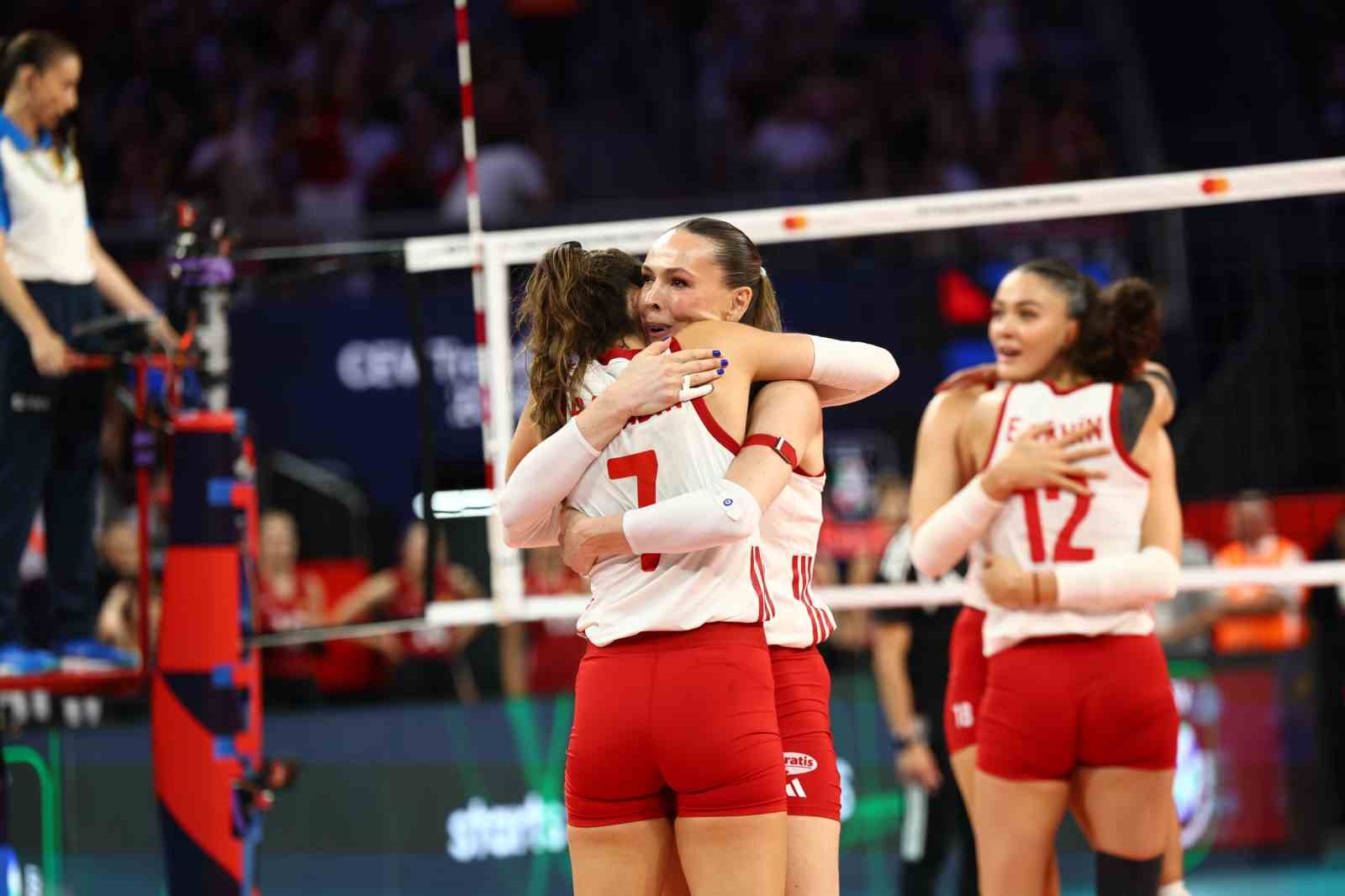 A Milli Kadın Voleybol Takımı, Avrupa Şampiyonası’nda yarı finale yükseldi