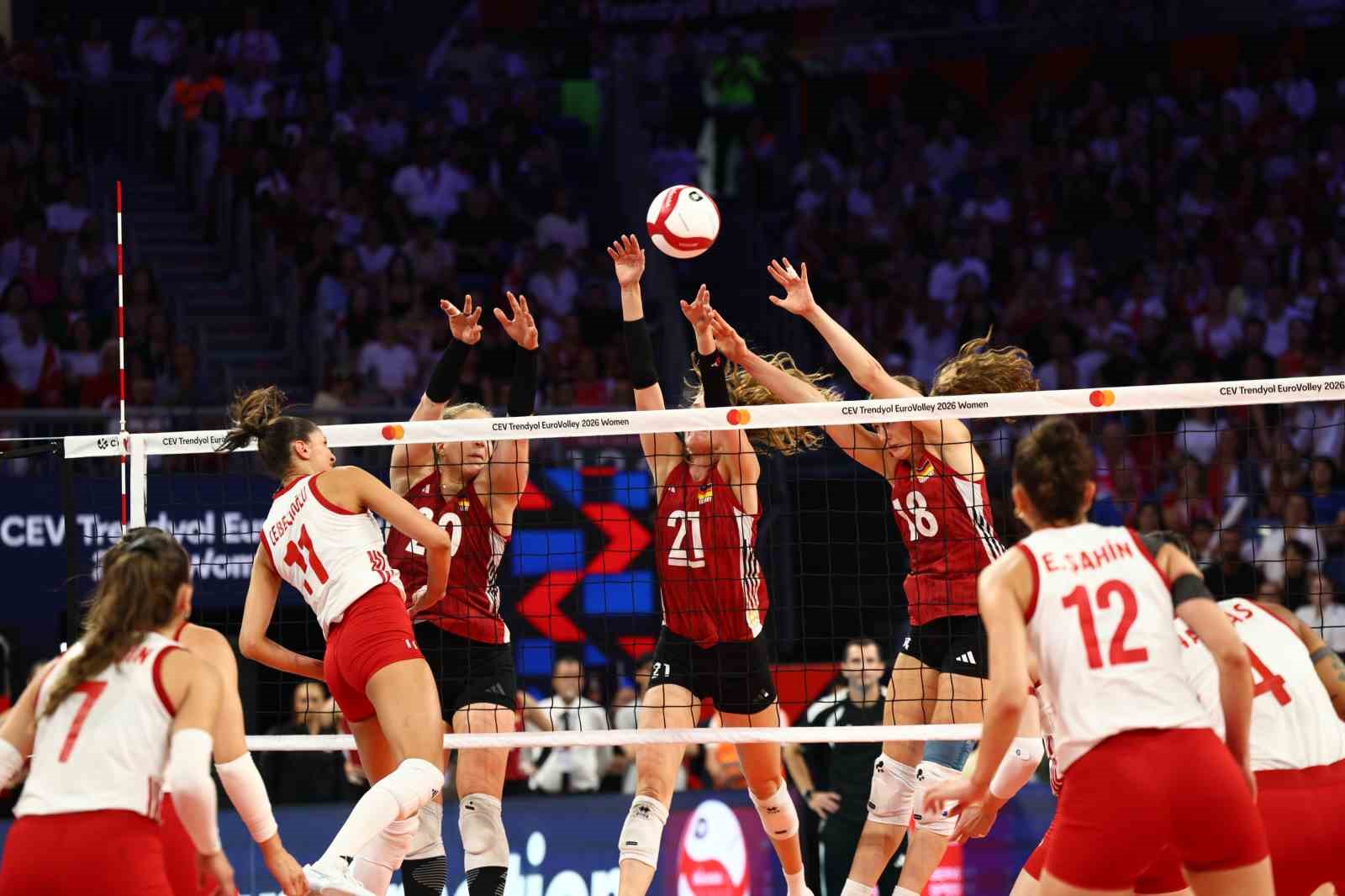 A Milli Kadın Voleybol Takımı, Avrupa Şampiyonası’nda yarı finale yükseldi