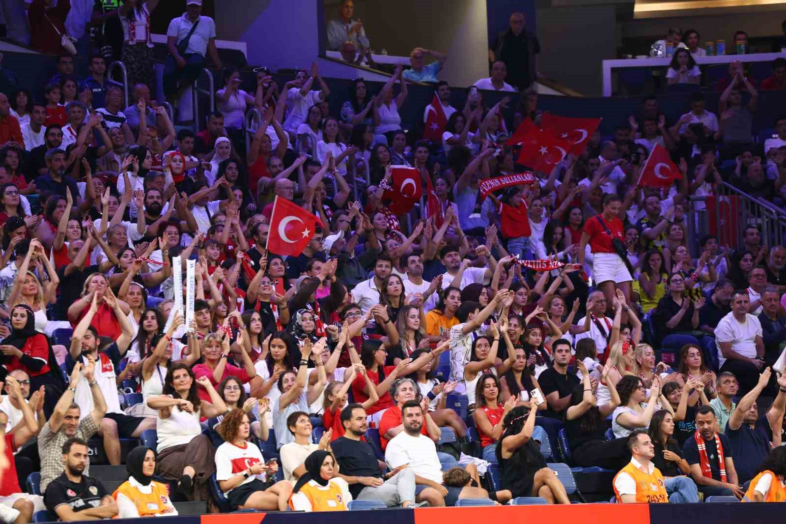A Milli Kadın Voleybol Takımı, Avrupa Şampiyonası’nda yarı finale yükseldi