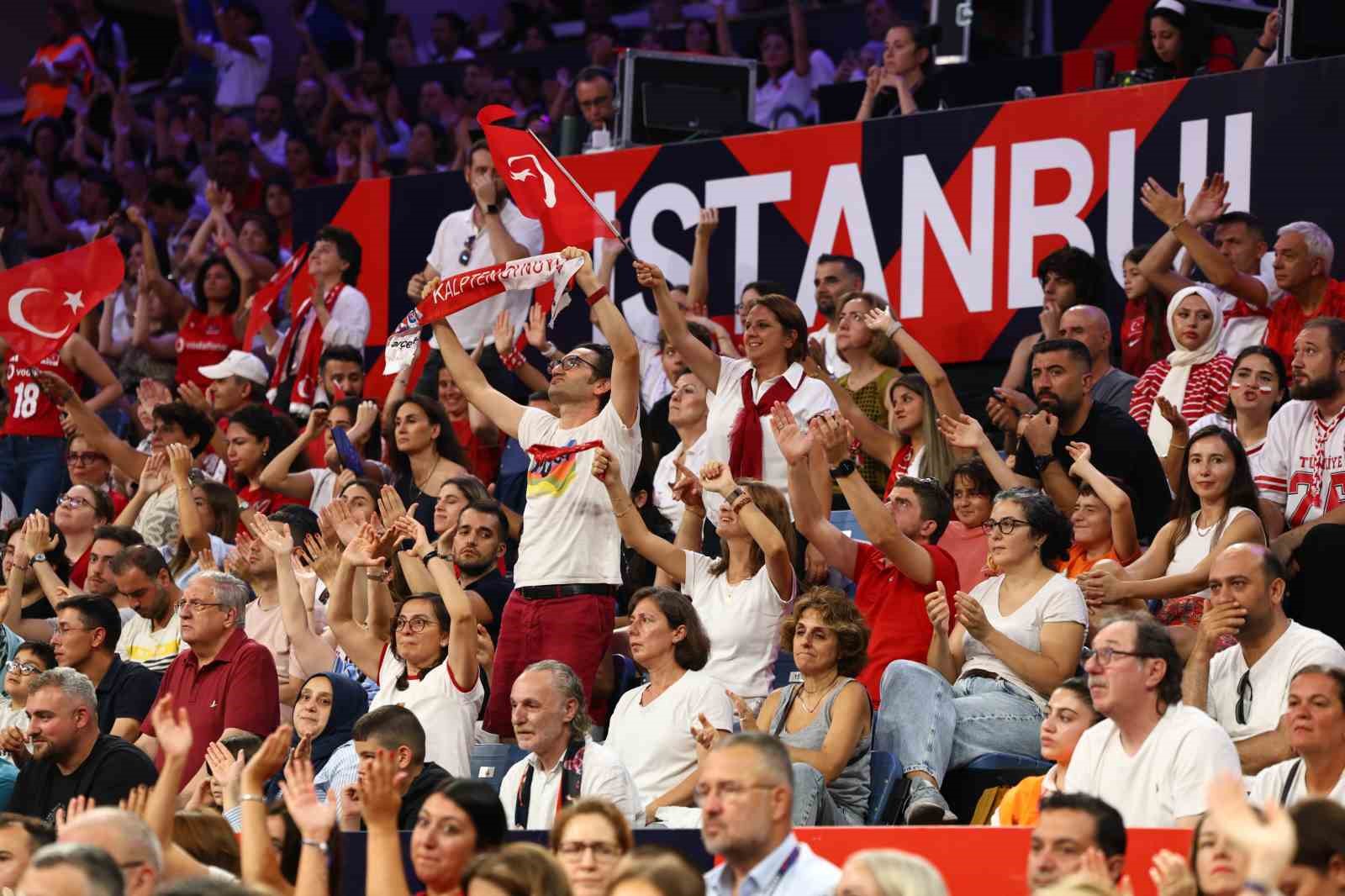 A Milli Kadın Voleybol Takımı, Avrupa Şampiyonası’nda yarı finale yükseldi