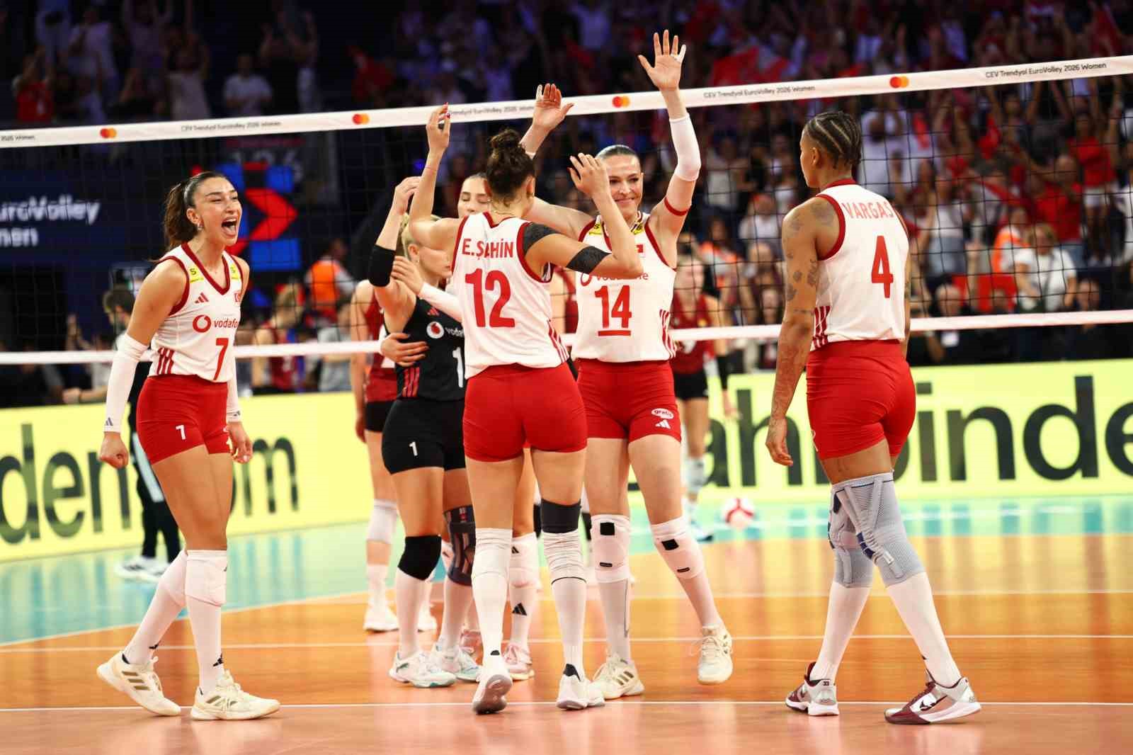 A Milli Kadın Voleybol Takımı, Avrupa Şampiyonası’nda yarı finale yükseldi