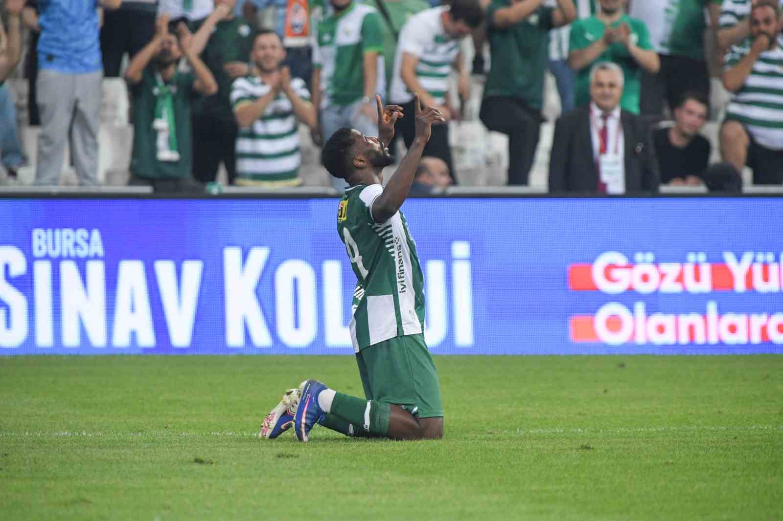 Bursaspor, İstanbulspor’u 4-0 mağlup etti