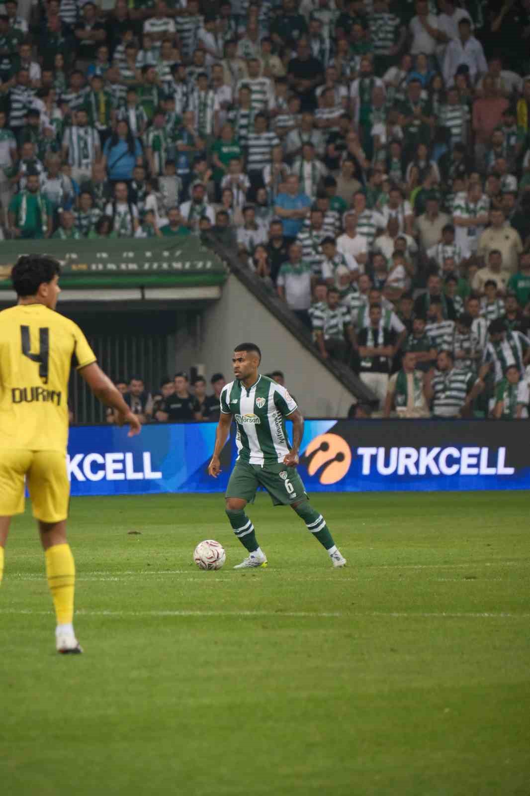 Bursaspor, İstanbulspor’u 4-0 mağlup etti