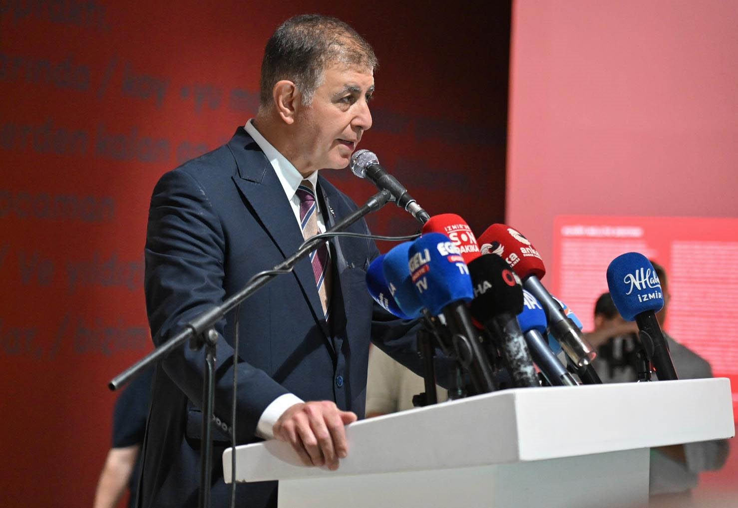 İzmir’de ’Nazım Hikmet-Romantika’ sergisi kapılarını açtı