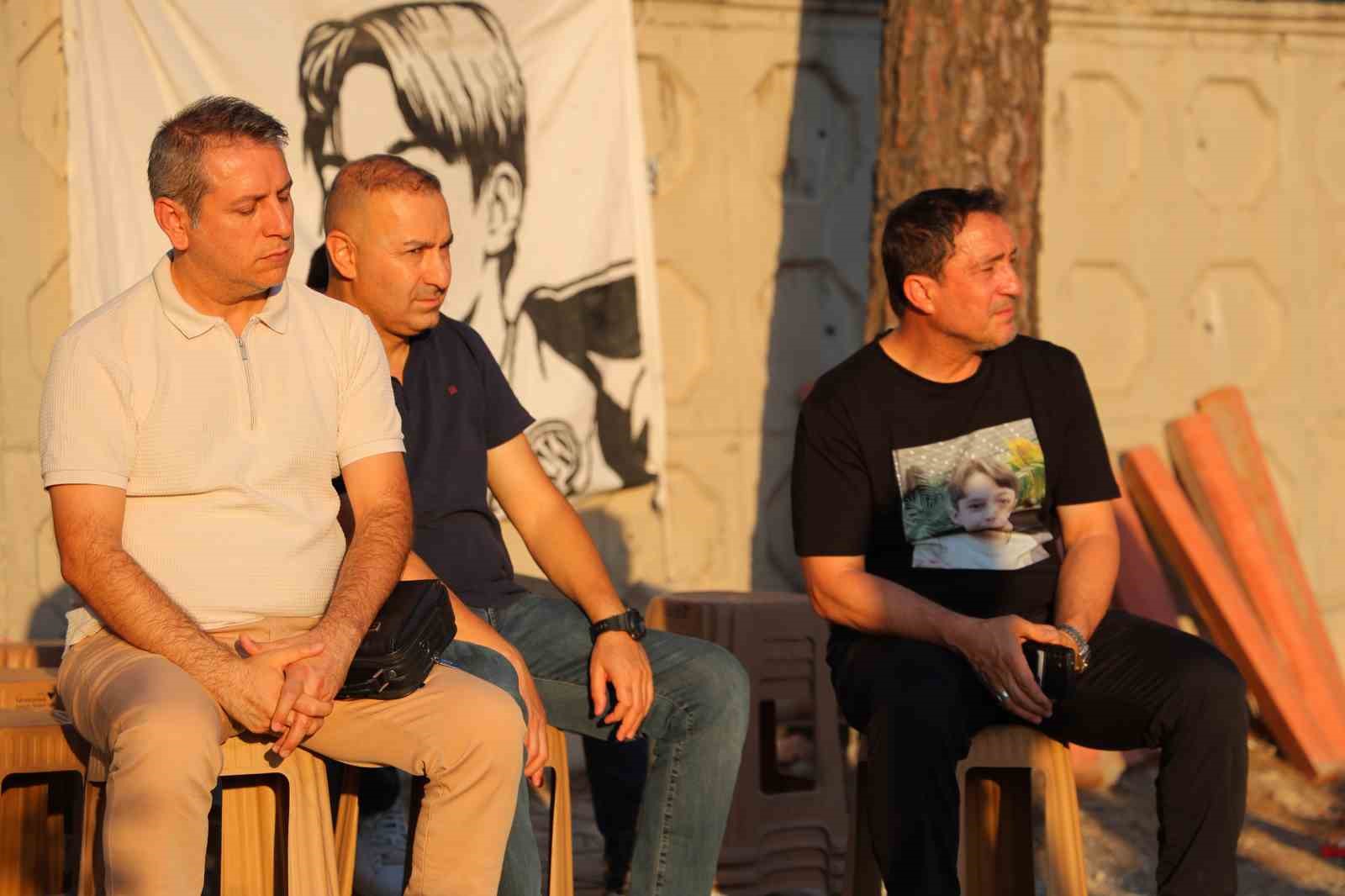 Okul saldırısında ölen Bayram Nabi Şişik, doğum gününde mezarı başında anıldı