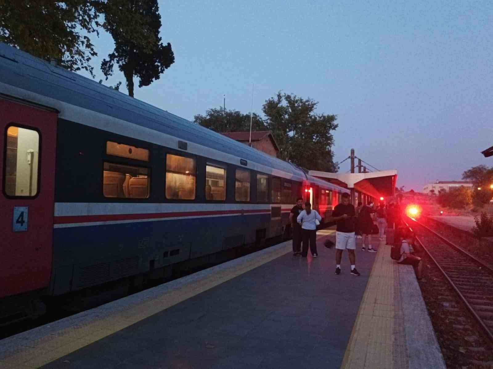 Denizli - İzmir treni arıza yaptı
