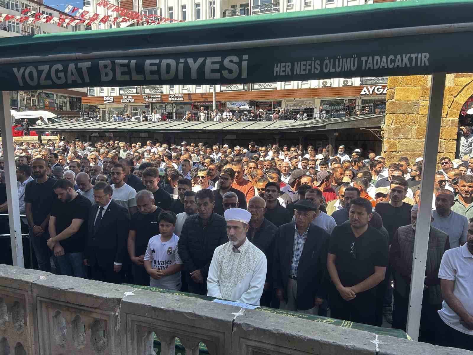 Motosiklet sürücüsü kazada hayatını kaybetti